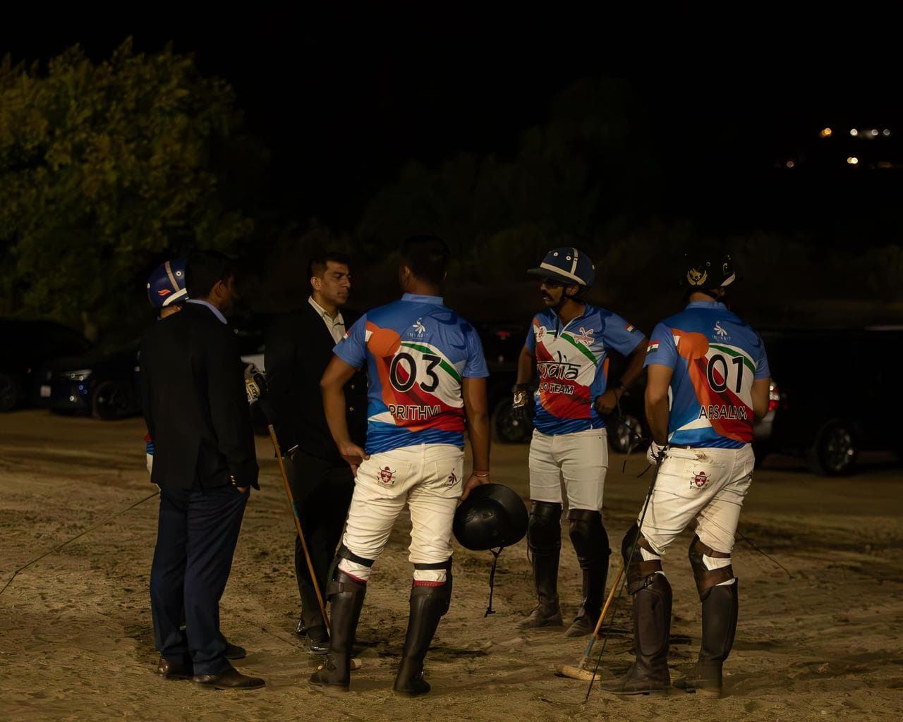 HPRC San Diego 2024 - night team huddle